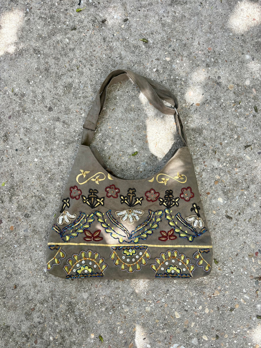 Bolso hombro tonos caqui pedrería asa ajustable