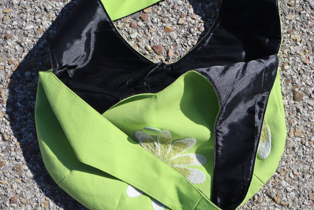 Bolso de hombro verde flores