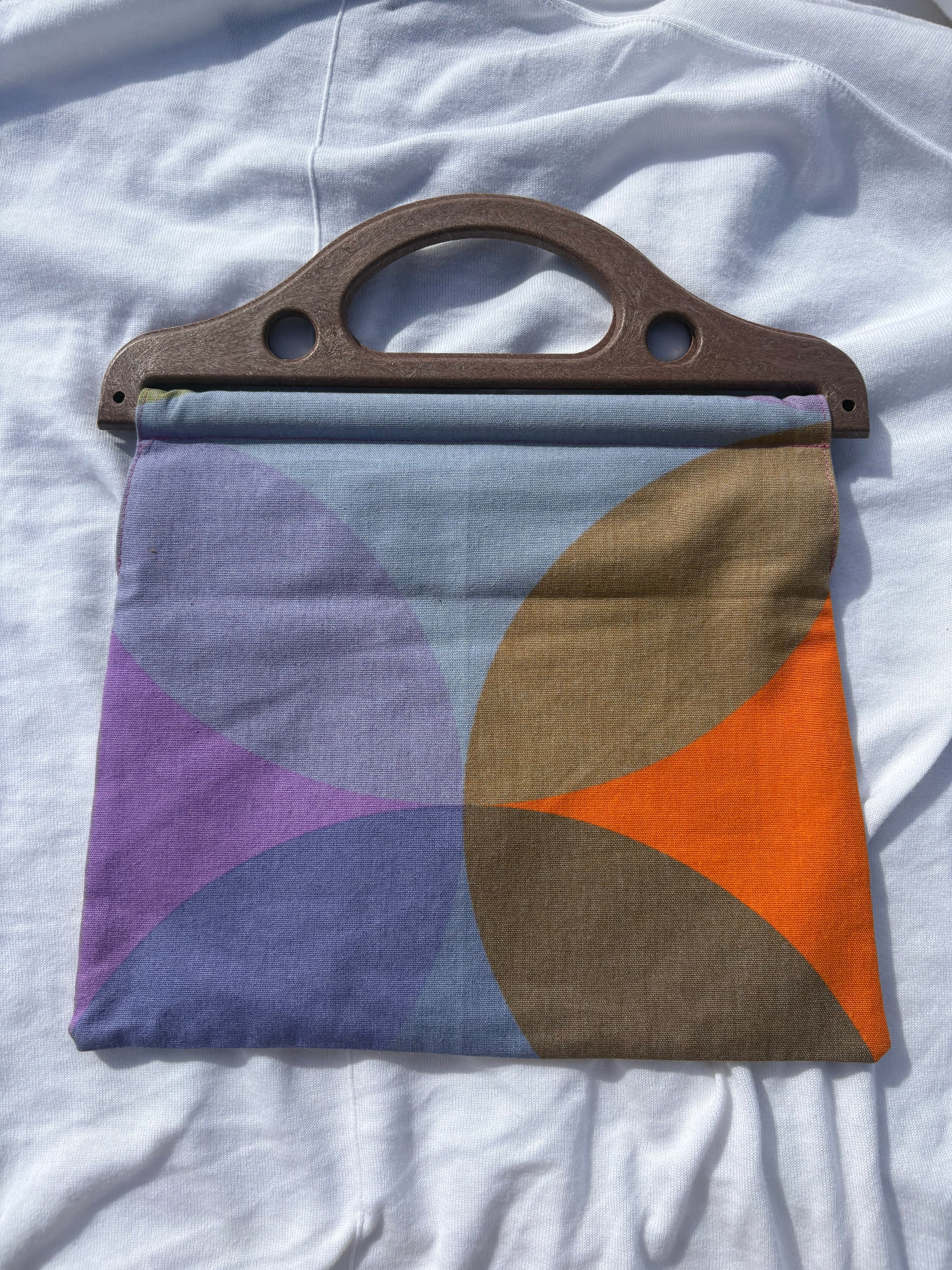 Bolso retro de tela y madera