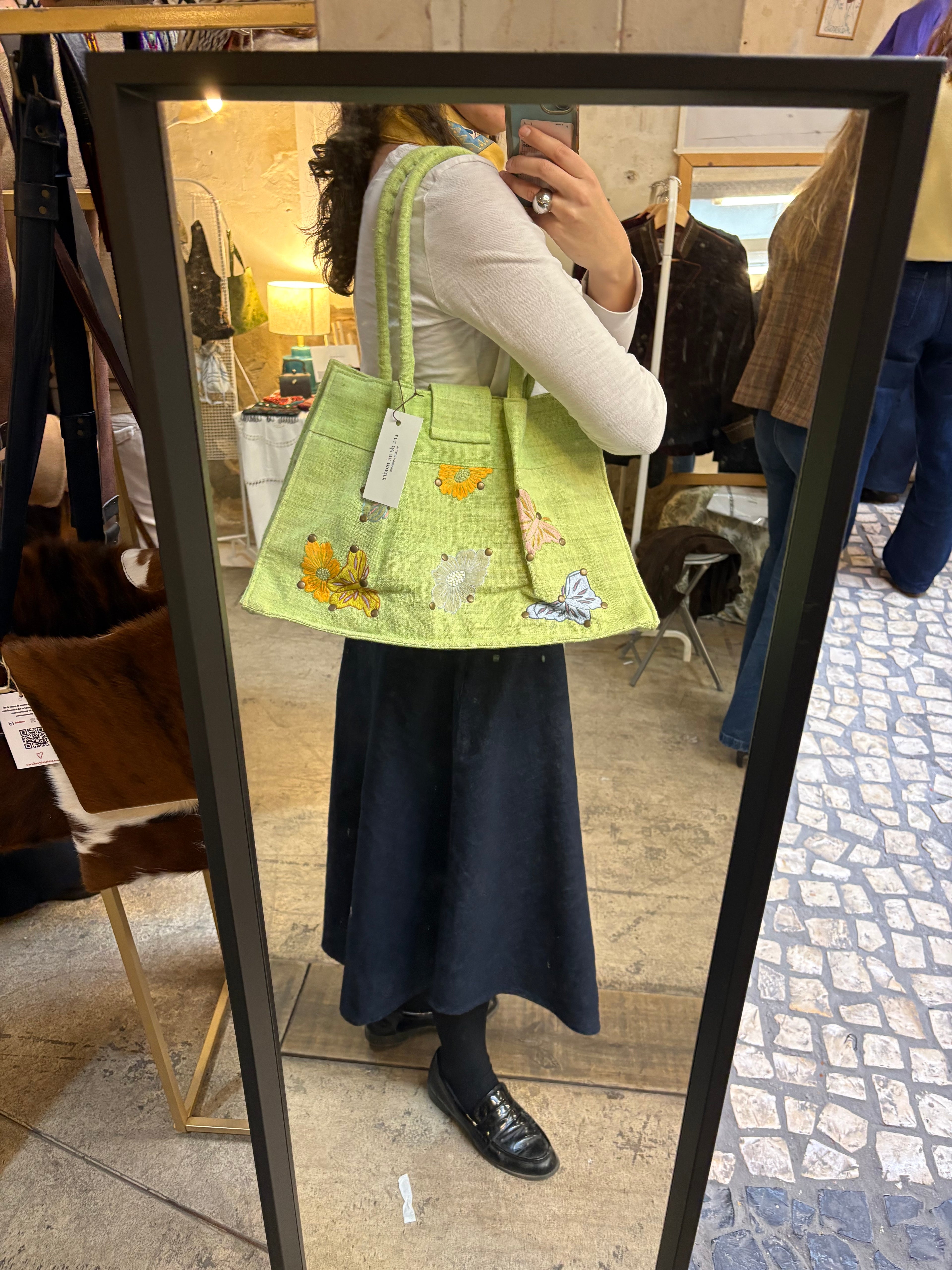 Maxi bolso verde tachuelas