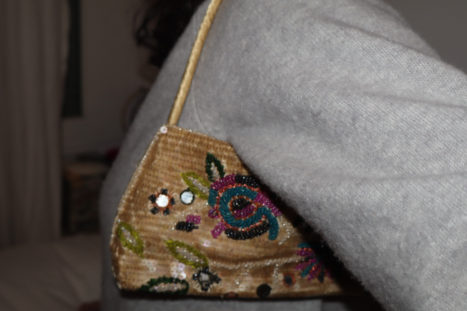 Bolso pedrería detalles