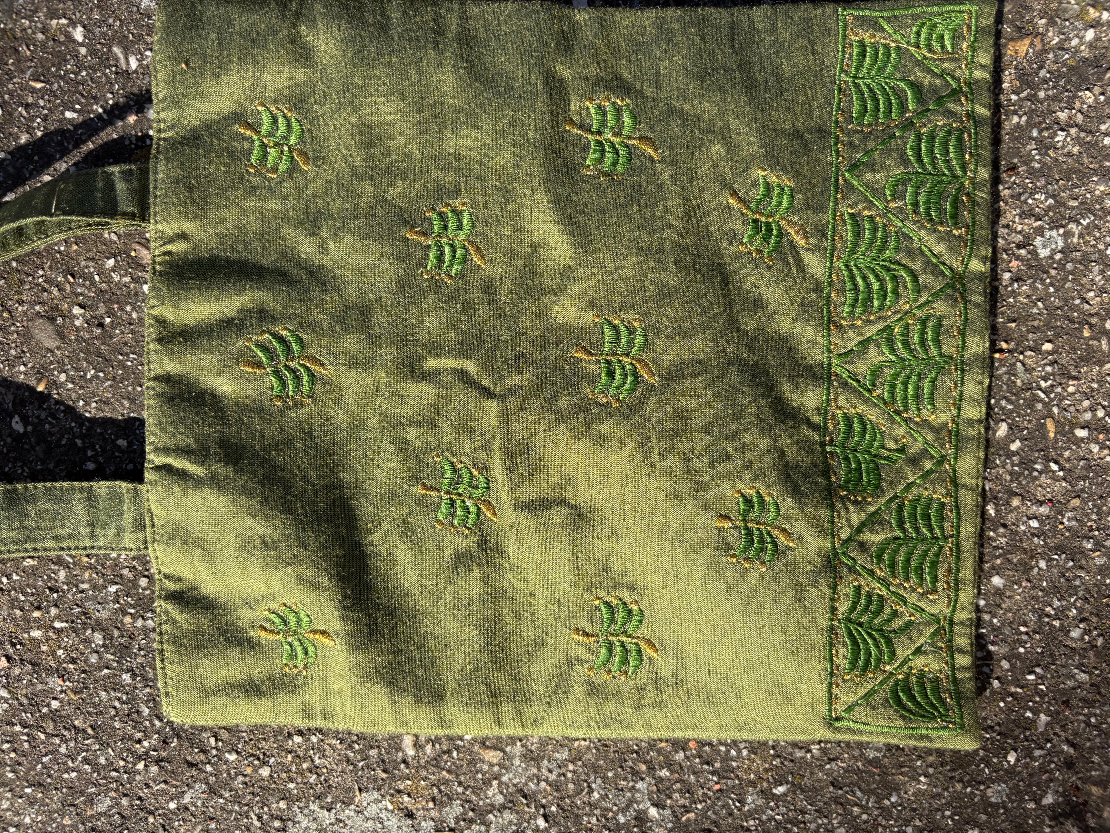 Bolso mano seda verde