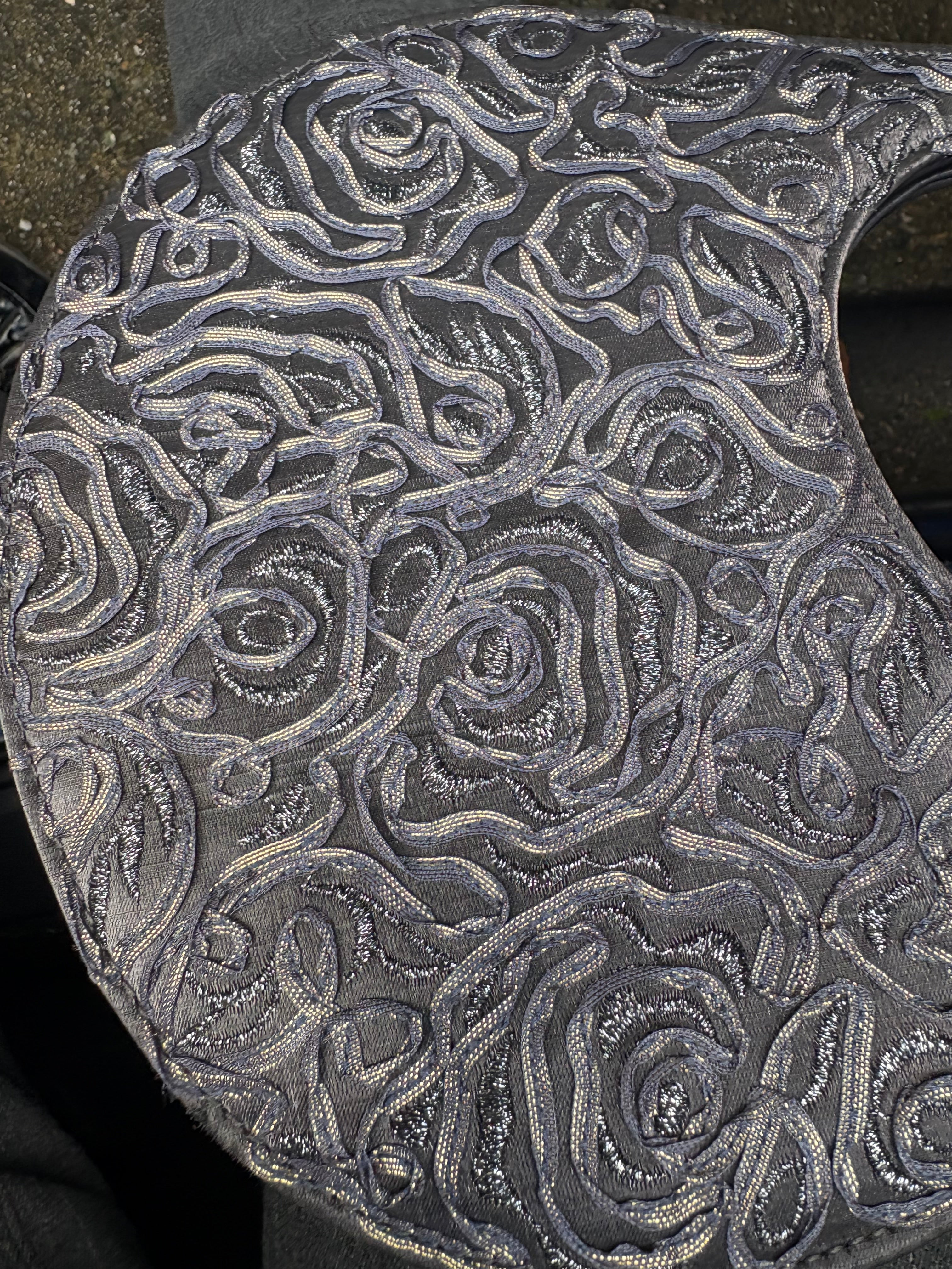 Bolso Relieve Floral