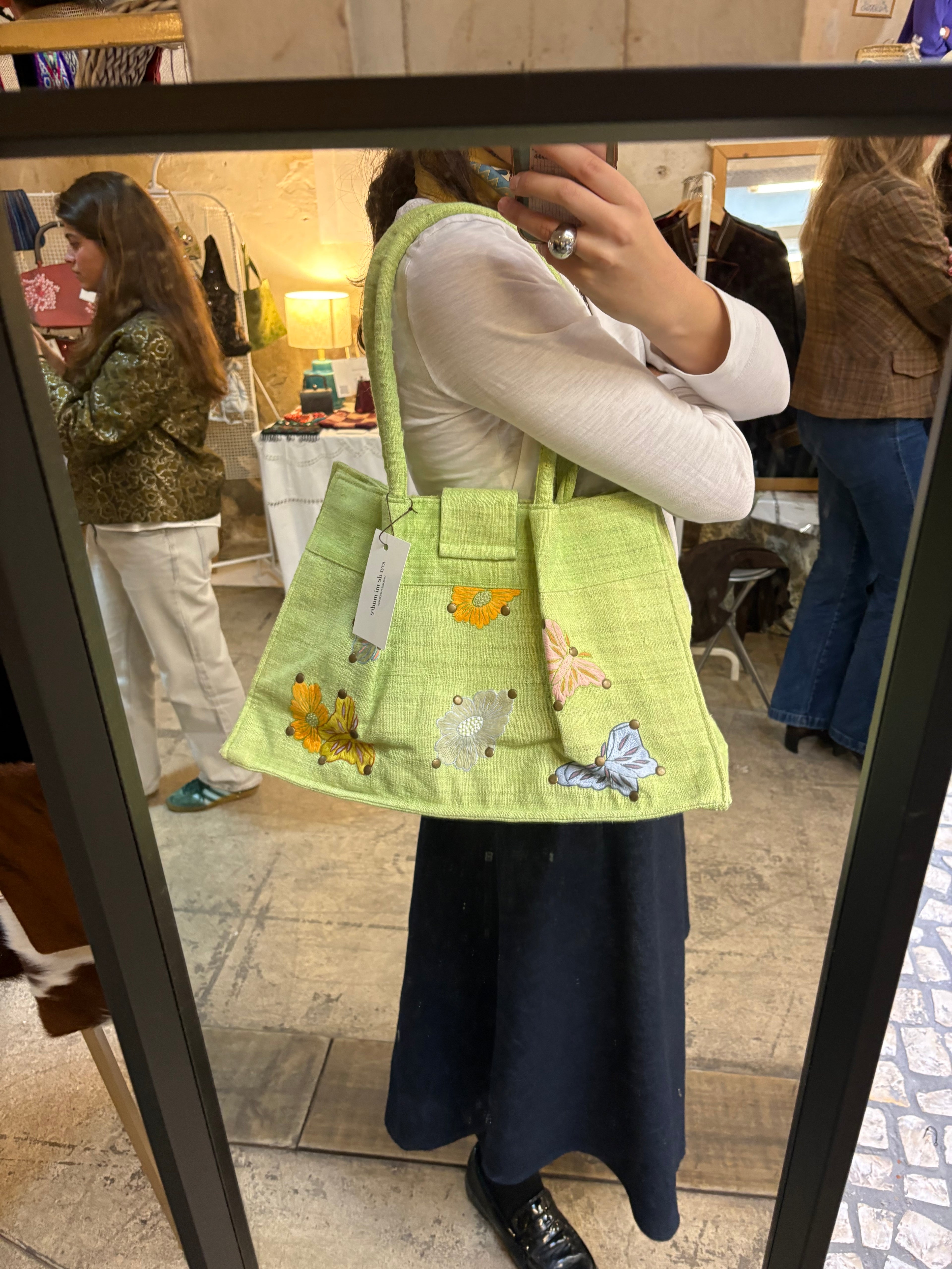 Maxi bolso verde tachuelas