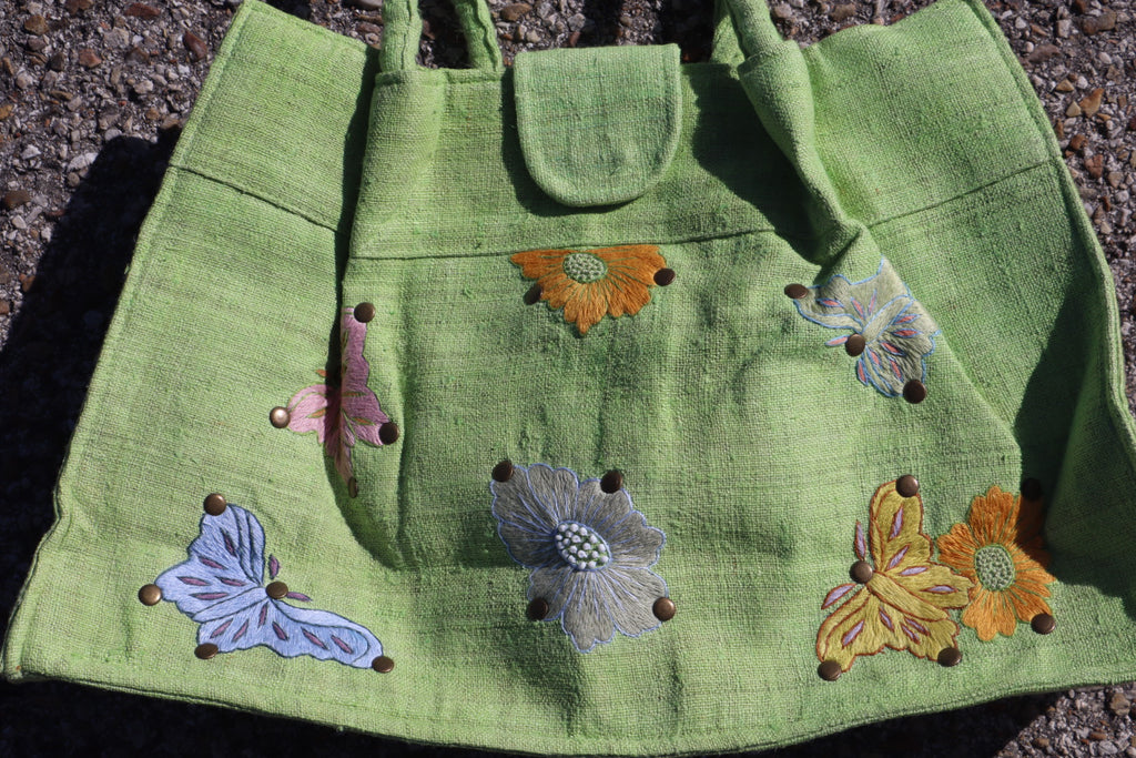 Maxi bolso verde tachuelas