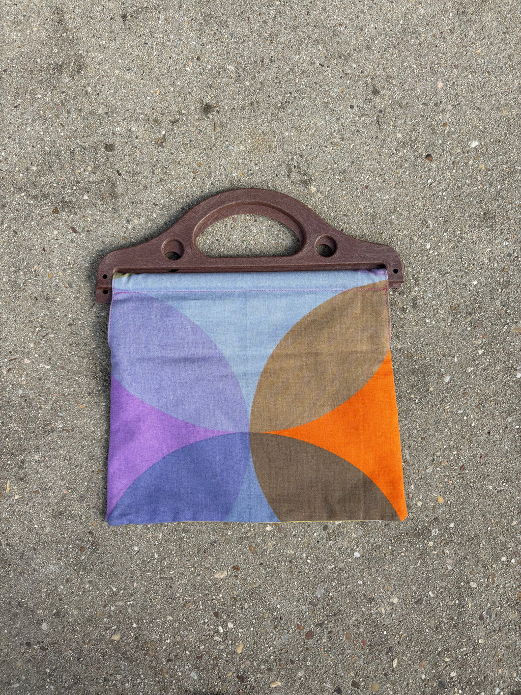 Bolso retro de tela y madera