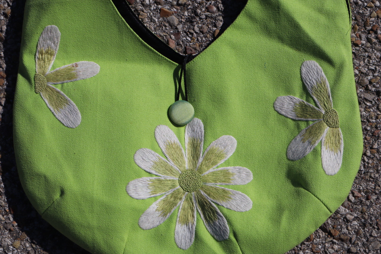 Bolso de hombro verde flores